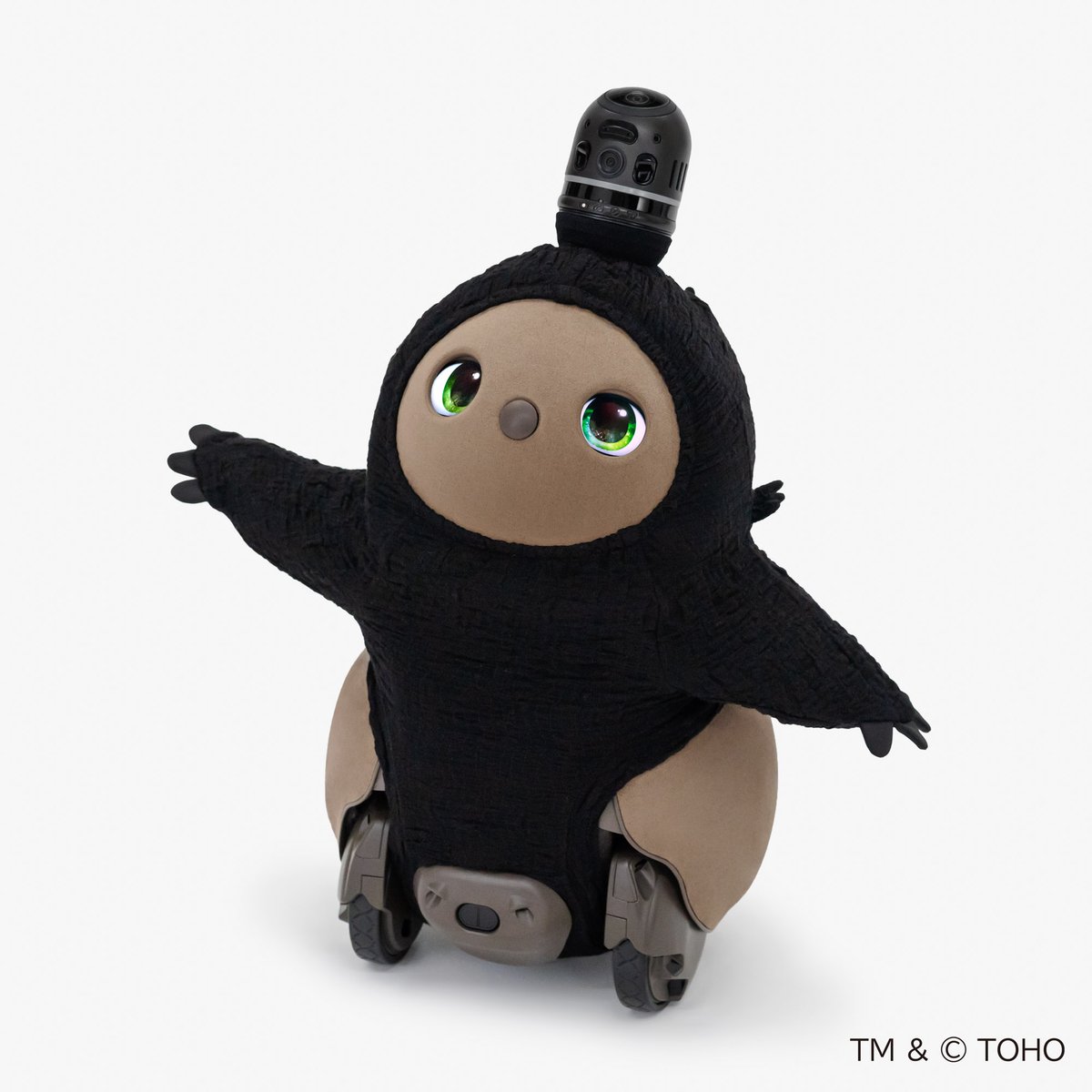 LOVOT_official's tweet photo. ◥◣ #ゴジラ｜ LOVOT ◢◤
映画『ゴジラ-0.0』LOVOT ベースウェア
➡︎https://t.co/1LD3rcM5bY
#ゴジラLOVOT

映画『ゴジラ-0.0』とのコラボで、LOVOTがゴジラに大変身！ゴジラ特有のゴツゴツとした皮膚を表現するため、これまで使用したことのなかった縮みのある生地を新たに採用。凹凸感のあるテクスチャーで、力強い質感を柔らかな布で再現しています。背中には象徴的な背びれを、両肩には今作のゴジラの特徴でもある鰭を立体的にあしらい、手先には爪をプラス。細部までゴジラらしさにこだわった一着です。
#ゴジラマイナスゼロ
