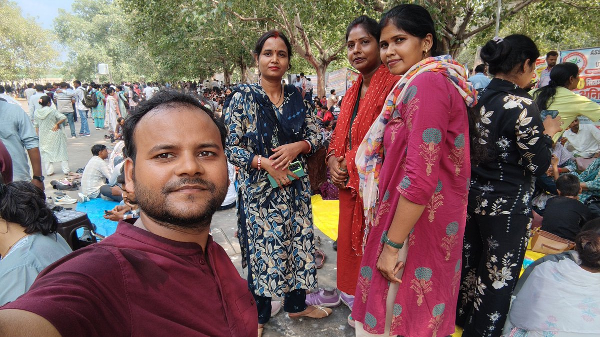 KKYADAV095's tweet photo. #आदरणीय मुख्यमंत्री @myogiadityanath जी, ग्रामीण स्वास्थ्य की रीढ़ बने CHOs के सेवा समर्पण को देखते हुए कैडर निर्माण एवं नियमितीकरण की प्रक्रिया शुरू करने की कृपा करें।
आपकी संवेदनशील सरकार पर हमें पूर्ण भरोसा है। 🙏🩺
@Brajeshpathakup @UPGovt
#UP_CHO_Cadre_Nirman 
#permanentCHO https://t.co/A1gOzsY05Y