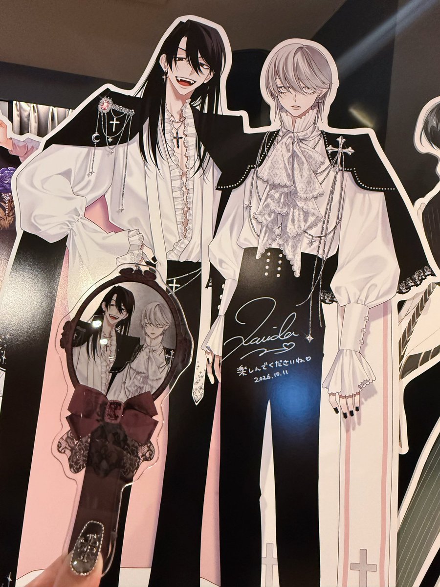 haida_775's tweet photo. 先日コラボカフェにお邪魔してサイン入れてきました！

至るところに書いたのでこれから行かれる方はぜひ探してみてください> ·̫ <♡
あとBBGBメニューのパスタもめちゃ美味しかった！一瞬で平らげてしまった…🍝

お写真なども見せてくださってありがとうございます🪄︎︎
#LiQulleGothicHalloween https://t.co/iM39Y3KcBd