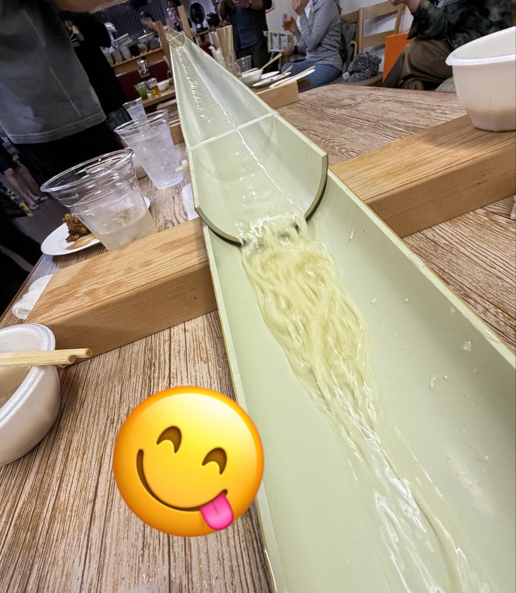 haru_barmoru's tweet photo. この間流しそうめん食べた😋 https://t.co/W3xjJqPSXH