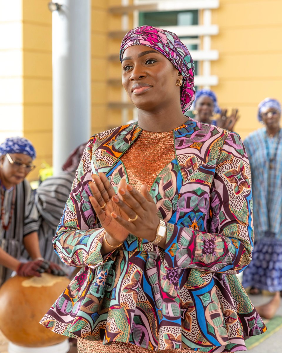 MarieKhoneFaye's tweet photo. J’ai été ravie d’accueillir successivement mes sœurs, les Premières Dames du Burundi et de la Sierra Leone, arrivées hier pour prendre part au lancement officiel de la campagne Building Resilience au Sénégal.
Nous avons communié au rythme de la Teranga sénégalaise.

#BuildingResilience #OPDAD #LeadershipFeminin