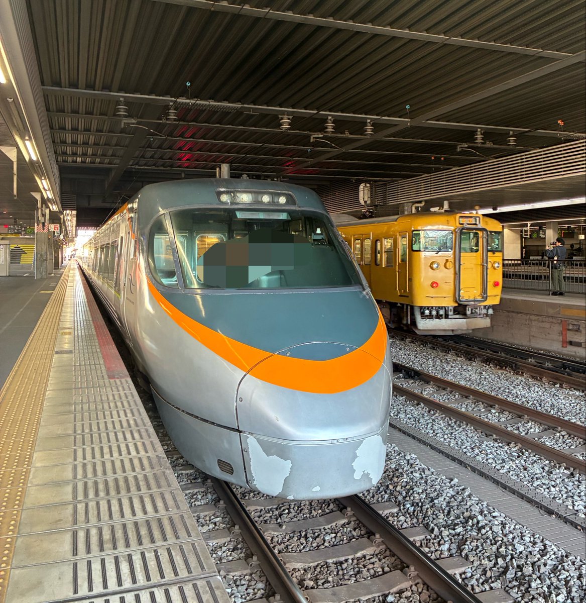sume_41s's tweet photo. @AZKi_VDiVA @kei_kei1001 岡山駅はいいぞぉ〜
いろんな方向から列車がやってきてほんとに飽きない https://t.co/amPqiROqSG