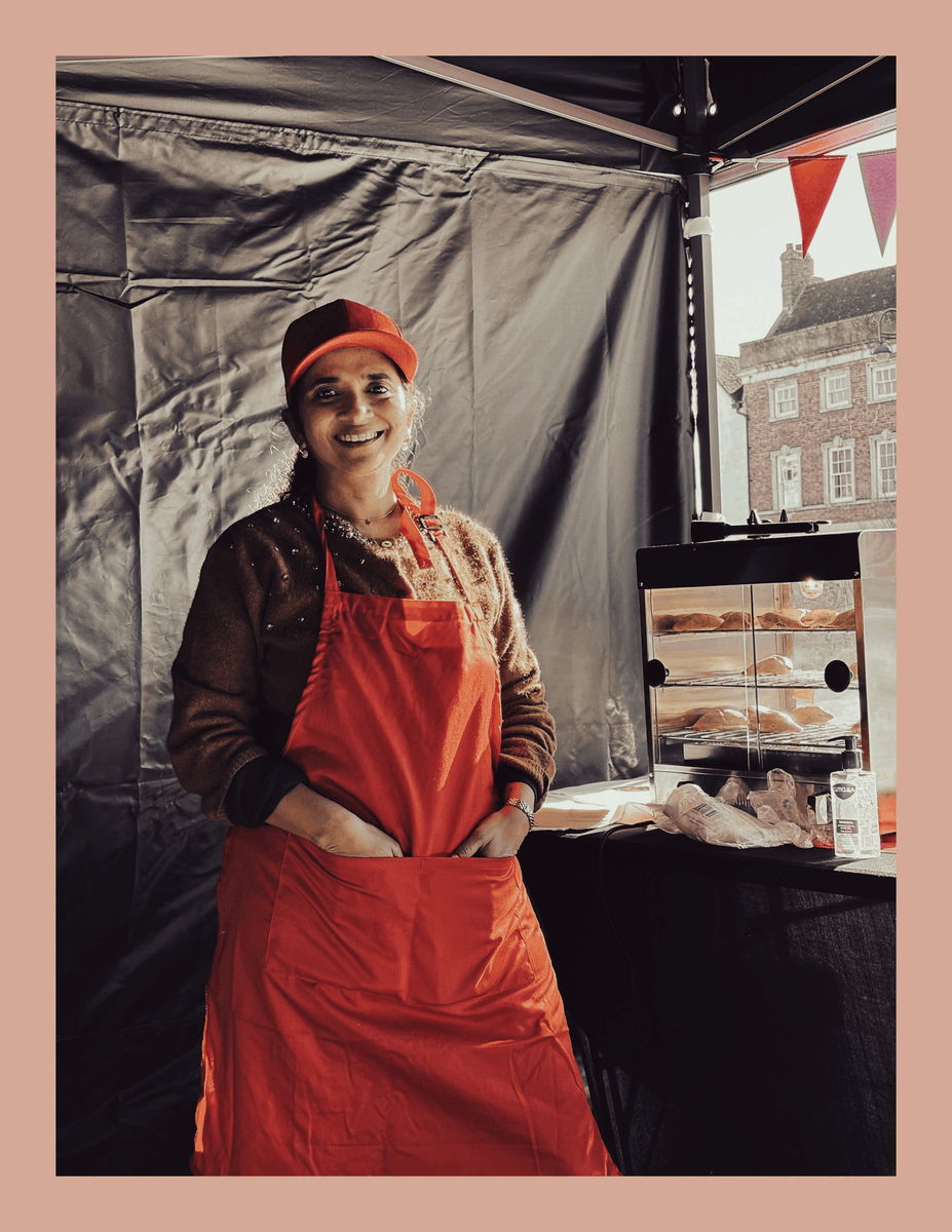 fdnetworkuk's tweet photo. Can one samosa take your taste buds around the world? Cambridge based ANAVRIN Kitchen creates handmade, air-fried samosas with fillings from butter chicken to chipotle beans and is now a UK Small Business Awards 2026 finalist. #ANAVRINKitchen

https://t.co/5aBkT2KYfz https://t.co/MW5OY2S34C