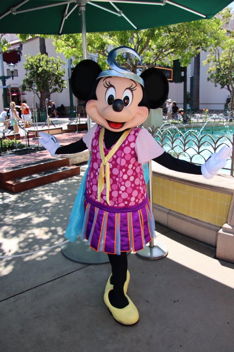Cave0fWonders's tweet photo. ✨ Minnie Mouse 💕 - Disneyland Resort 🇺🇸✨

#Disneyland #DCA https://t.co/LWOnVVMNB4