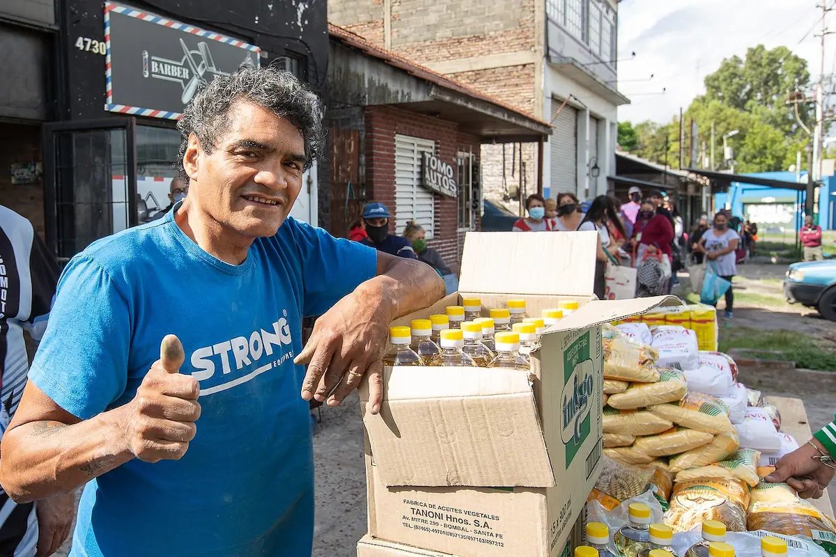 yoDaniel77's tweet photo. Lamento muchísimo que siempre se mueran los buenos. 
El Roña Castro tenía un comedor donde ayudaba a los pobres.
Gran pérdida. https://t.co/NRrtSkOHN2