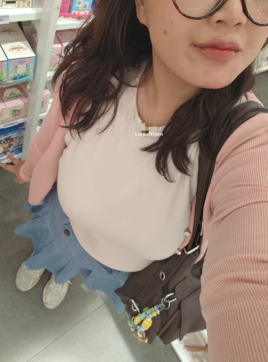 LoreofVixen's tweet photo. What I wore to watch Street Fighter earlier today. 🩷🩵 #VixenWears https://t.co/0jyaPyDnF4