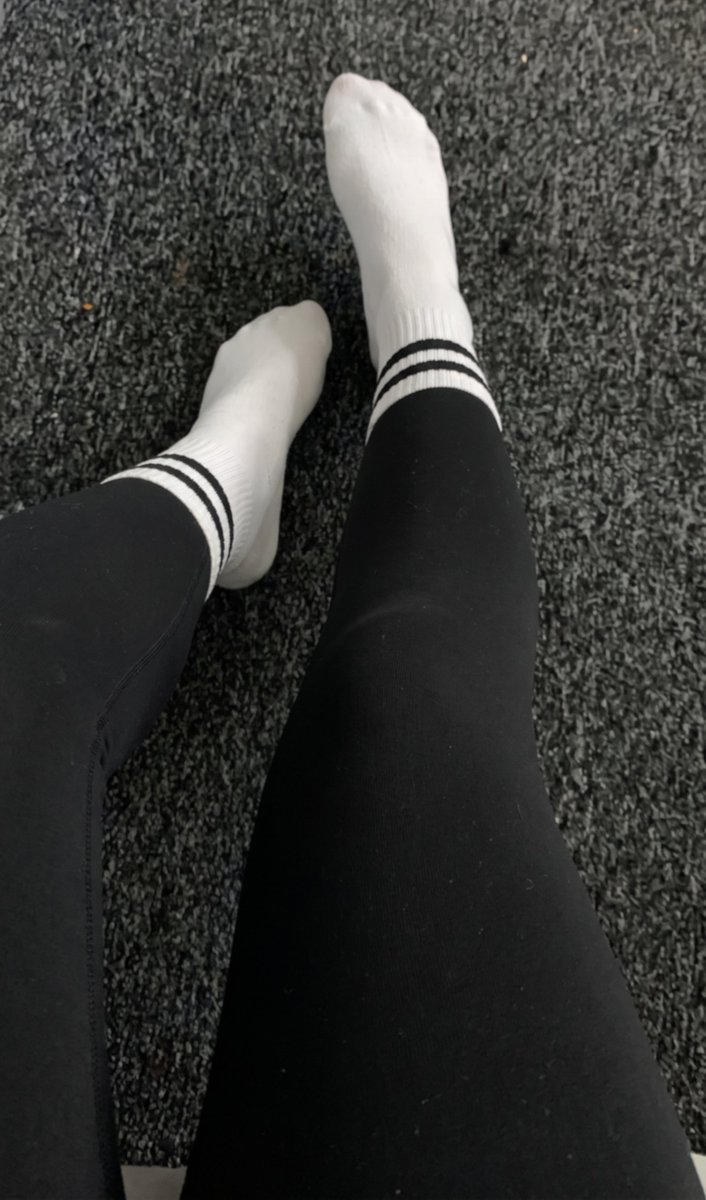 Luv_Emi1's tweet photo. Getting dressed and already looking like this
#leggings https://t.co/d3rXKUN8gQ
