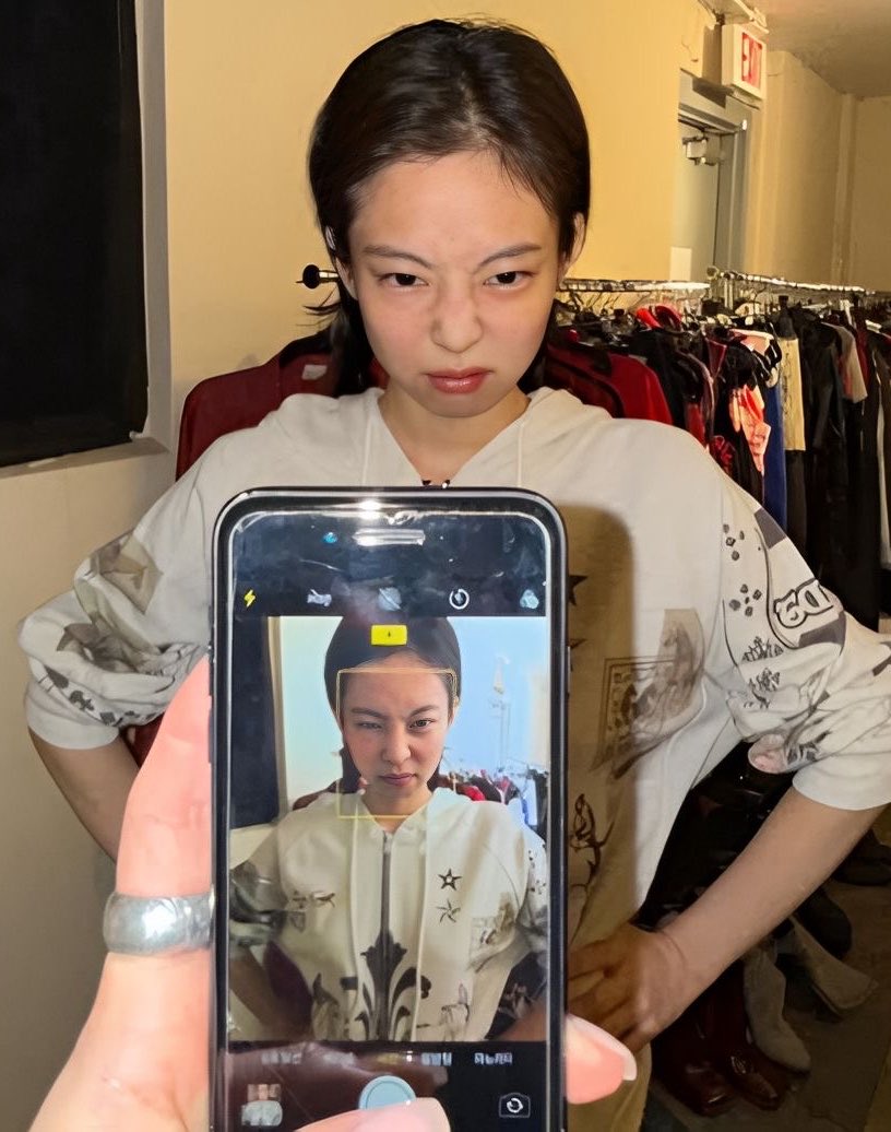 jennieslvl's tweet photo. https://t.co/kKBIua9Aw5