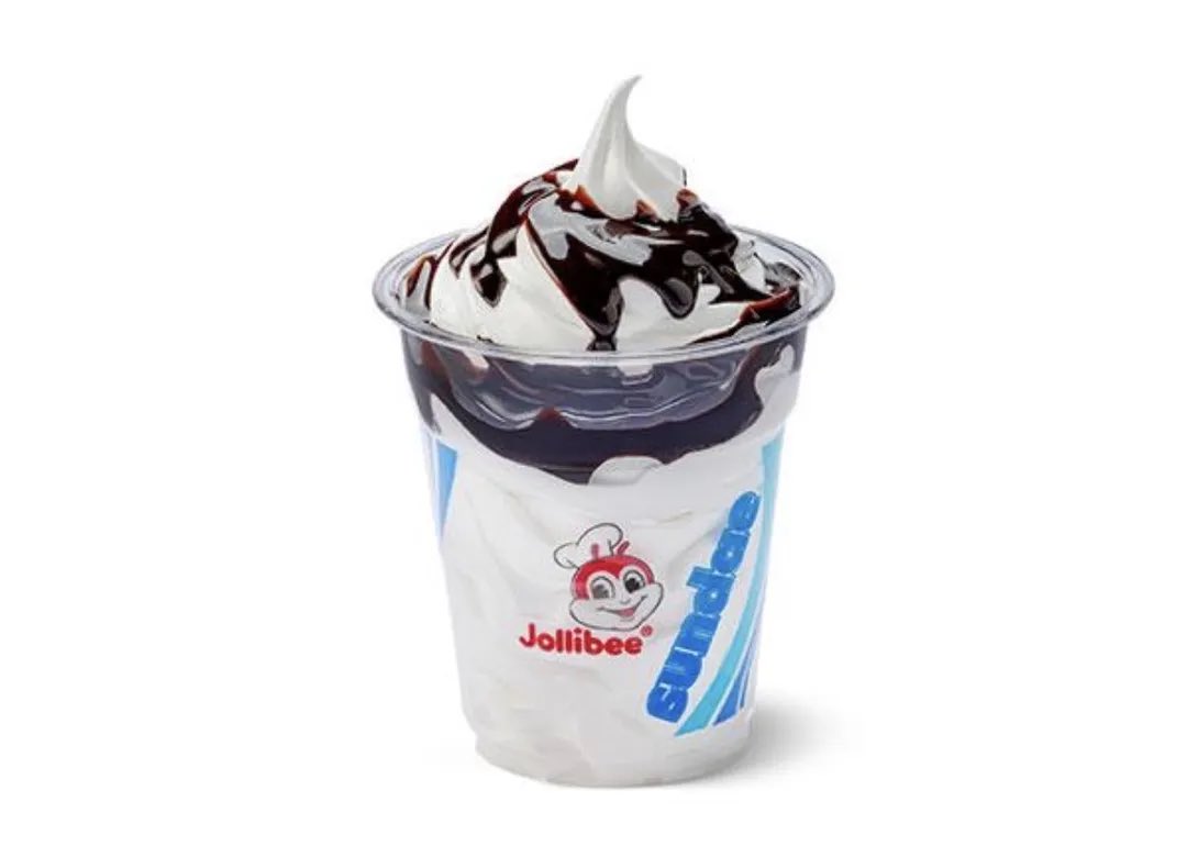 theeightmoon's tweet photo. tapusin na natin ang laban

mcdo chocolate hot fudge or jollibee chocolate sundae https://t.co/r69C4ReqgA