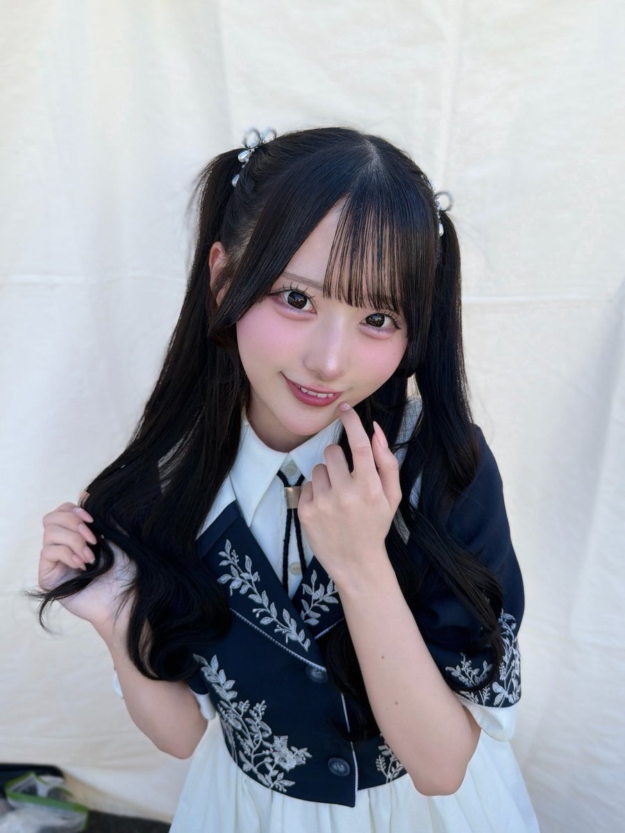 ayase_kotori_'s tweet photo. だれよりだいすき？♡ #RainTree https://t.co/NwbtU8tzMQ