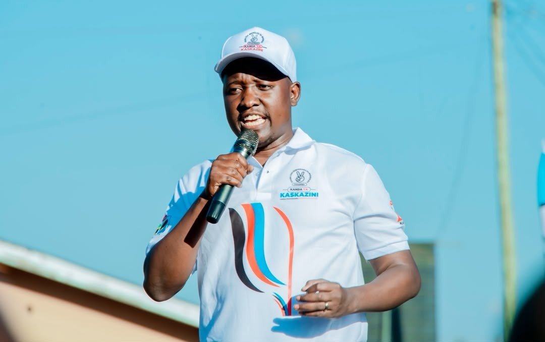 VitusNkuna's tweet photo. Mkurugenzi wa Mafunzo, Oganaizesheni na Uchaguzi Mhe. @John_Pambalu pamoja wenzake waliokuwa kwenye gari ya Chama walikamatwa na Jeshi la Polisi na kupelekwa Central Police Arusha. Baada ya kufika kituoni Jeshi hilo limesema linamhitaji @John_Pambalu tu.

Tunaendelea kufuatilia. https://t.co/w3cQ2bXQYG