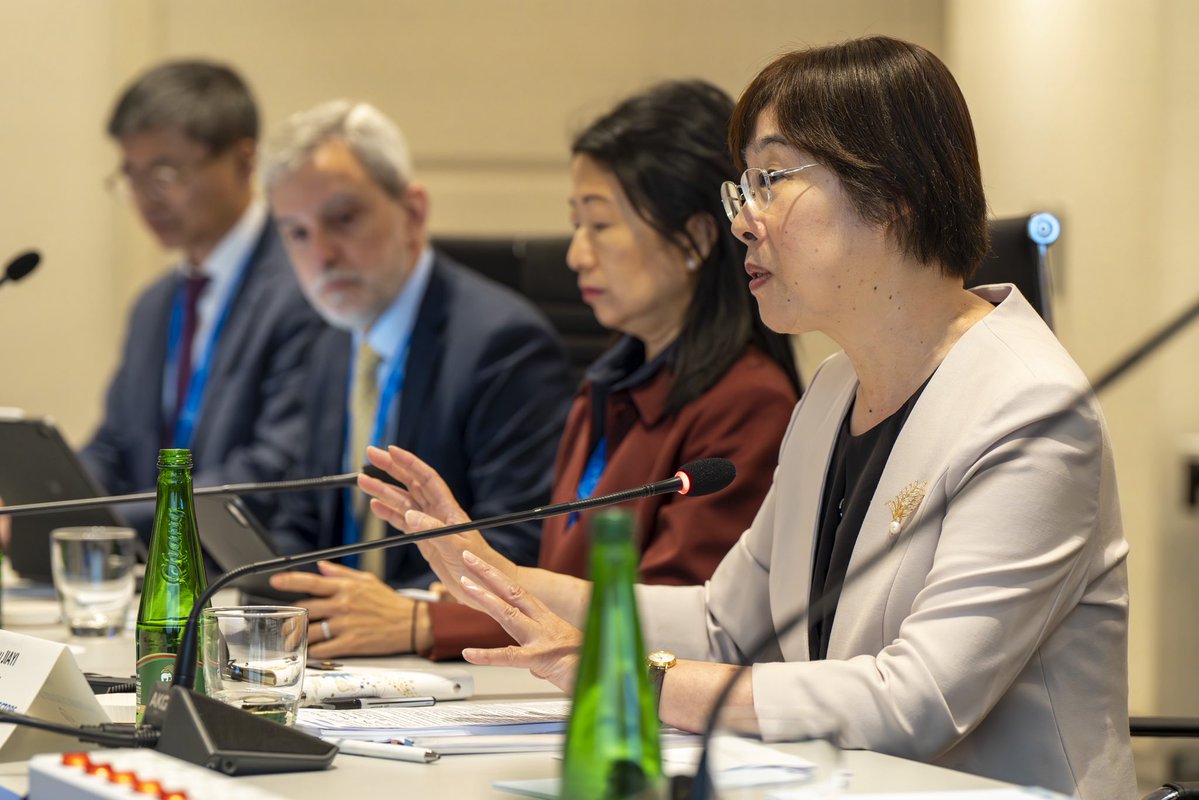 Diop_IFC's tweet photo. Meeting emerging markets’ infrastructure needs requires stronger partnerships between DFIs.

Always a pleasure to exchange with @AIIB_official President Jiayi Zou on advancing energy transmission and the digital economy, local currency financing, and risk-sharing solutions to mobilize more private capital and create jobs in Asia and beyond. #WBGMeetings