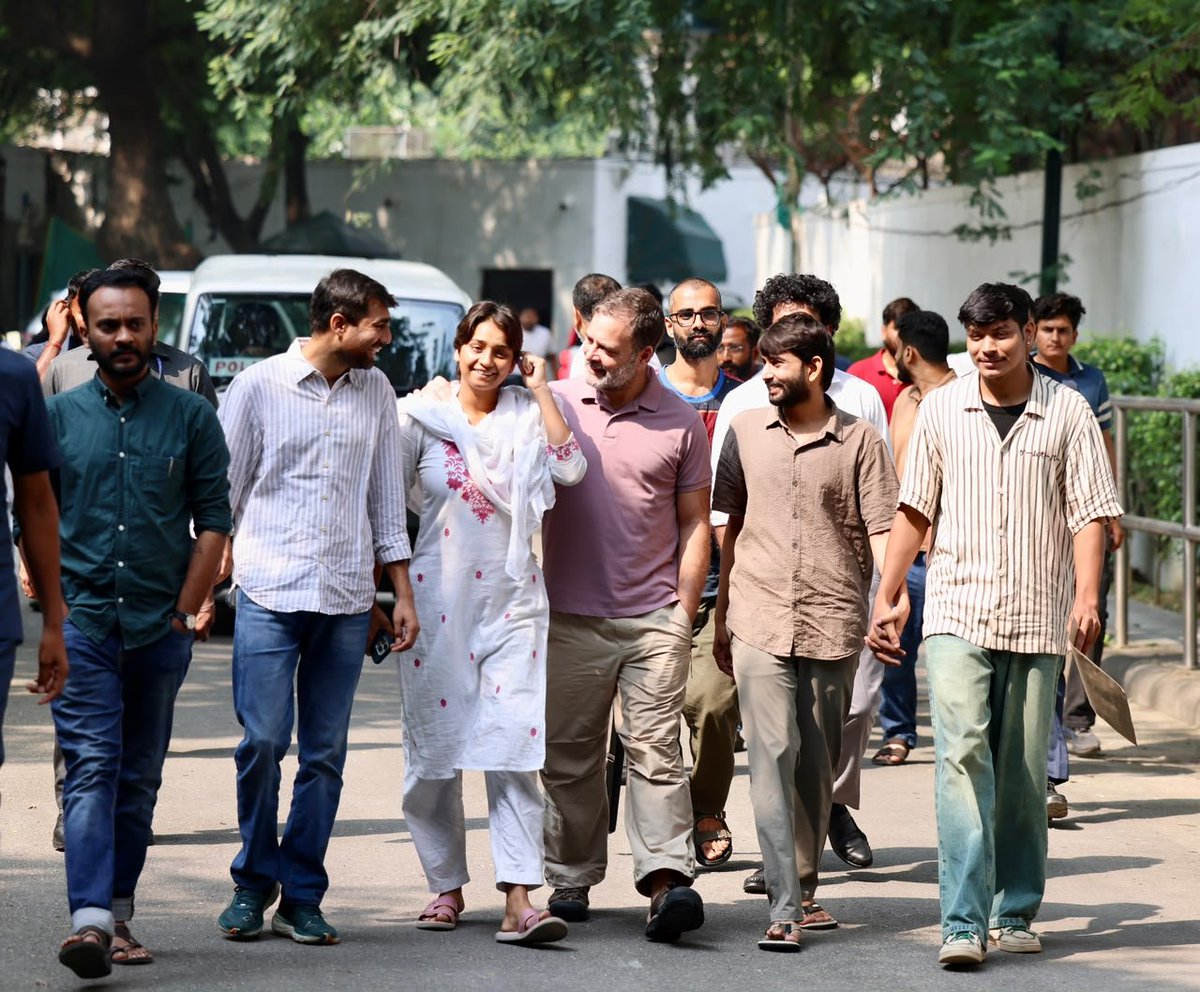 yogesh2727sh1's tweet photo. चमकी राजस्थान की NSUI... राहुल गांधी का साथ https://t.co/ffRY7HNoIE