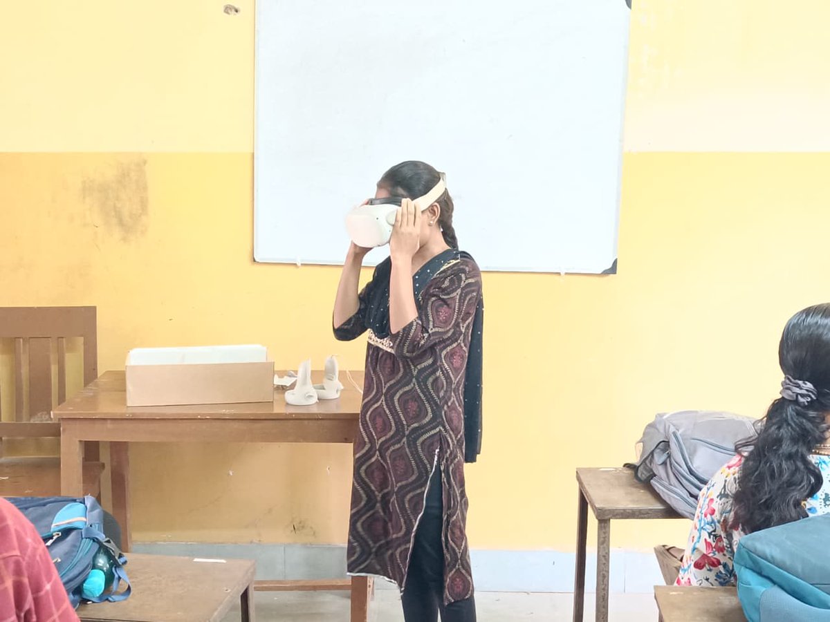 bhatar_iti's tweet photo. 🌐 METAVERSE CLASS | BEYOND THE CLASSROOM
শেখার নতুন জগৎ, অভিজ্ঞতার নতুন দিগন্ত! প্রযুক্তির হাত ধরে প্রচলিত শিক্ষার গণ্ডি পেরিয়ে এক নতুন শিক্ষাজগতে আমাদের শিক্ষার্থীরা। Metaverse Class-এর মাধ্যমে Virtual Exploration, Immersive Learning. https://t.co/GtzQ9ulpJh