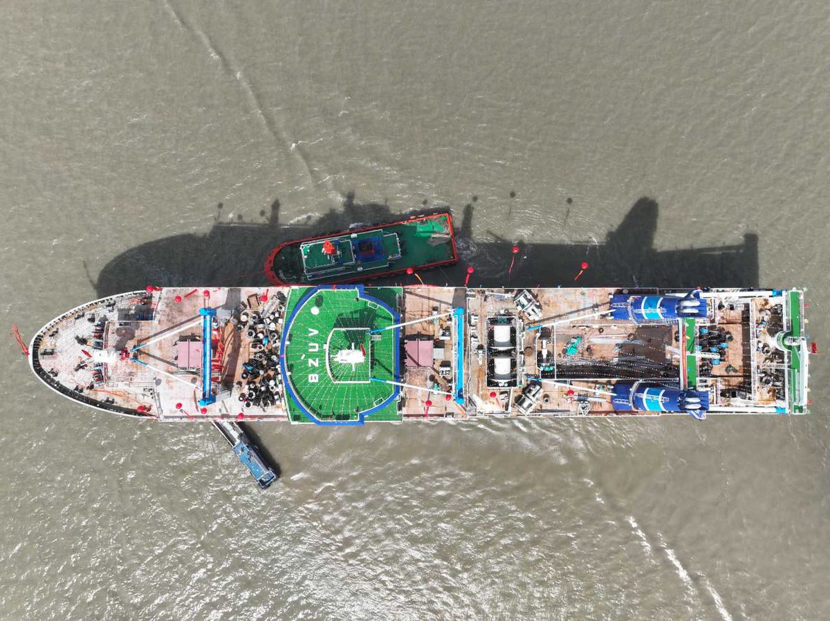 WowNingbo's tweet photo. Built in Ningbo, bound for Antarctica! 🚢The Yongli, Zhejiang’s first Antarctic krill fishing-and-processing vessel, is set to depart from Hepu Port in Xiangshan in late October and can catch up to 100,000 tons a year.❄️🦐

#WowNingbo #antarctickrill #vessel #antarctic #fishing #krill #ship #maritime #maritimeindustry #business