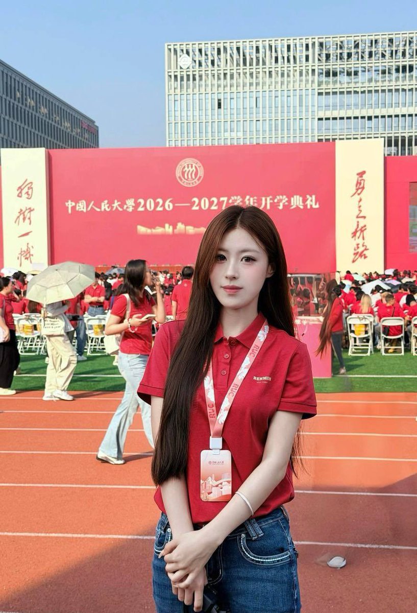 IsabelSmilcqmo's tweet photo. 研一一枚！

不要🚪不要🚪

看完不说福是黑的就行 https://t.co/xyZSUUaTYS