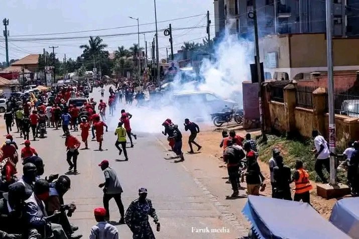rigan_kayo1's tweet photo. @IntlCrimCourt @AnitaAnandMP Dictator museveni must be arrested https://t.co/bJZxVgeofI