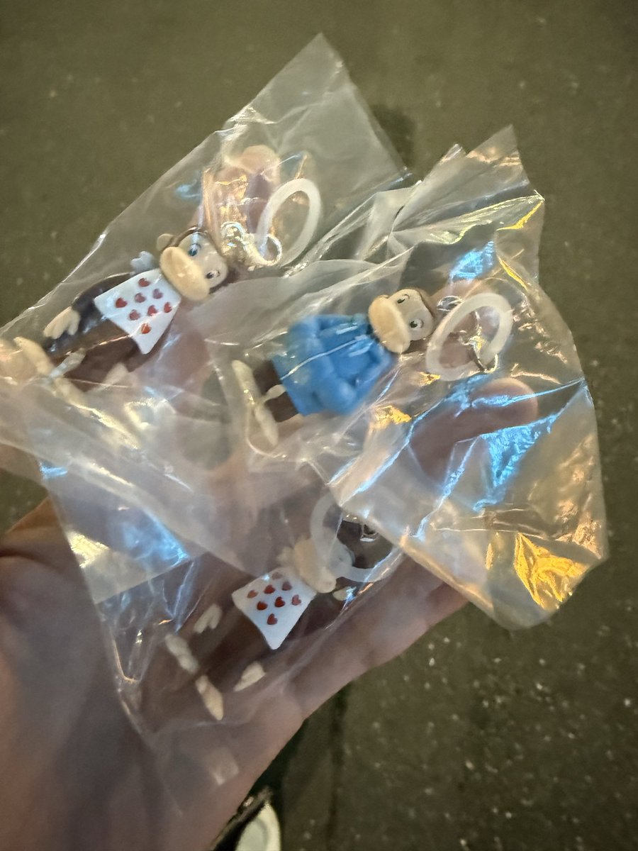 ys58_7's tweet photo. 【交換】おさるのジョージ コスチューム めじるし ガチャマスコット

譲▶︎ペタペタハート、フルフルぼし

求▶︎あひるのおひっこし、うっメェ〜！

出先のためIDなしで失礼致します

都内手渡し又は郵送希望
お気軽にお声掛けください https://t.co/E8itWaYZLi
