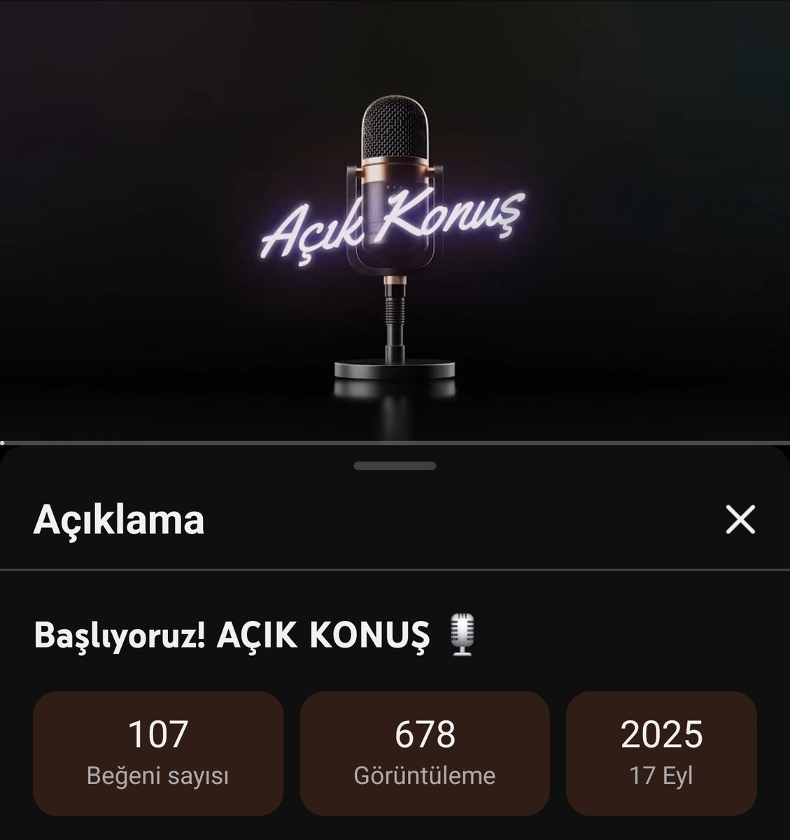 srtckt's tweet photo. Bazen dönüp geriye bakmak, insanın nereden nereye geldiğini görmesi açısından çok kıymetli. 😊🎙️

CMLE TEAM YouTube kanalında 17 Eylül 2025’te Açık Konuş’la başladığımız yolculuğa, 15 Haziran 2026’da Aramızda’yı da ekledik.

O günden bu yana her hafta canlı yayınlarda buluştuk. Açık Konuş’ta onlarca değerli konuğu ağırladık; piyasaları, teknolojiyi, finansı, toplumu ve gündemimizin önemli başlıklarını konuştuk. Farklı fikirleri bir araya getirdik, yeni pencereler açtık, bazen zor sorular sorduk, bazen de birlikte düşünme fırsatı bulduk.

Aramızda’da ise işin başka bir tarafını yaşadık. Ekranların karşısında bolca güldük, eğlendik, güzel anılar biriktirdik. Bazen en ciddi gündemlerin arasında biraz nefes aldık, bazen de hiç beklemediğimiz anlarda kahkahalara boğulduk.

Bugün geriye dönüp baktığımda, iki farklı formatta bu kadar çok yayın yapmış, bu kadar çok insanla buluşmuş ve ortaya zaman içinde kendi kimliğini kazanan işler çıkarmış olmak beni gerçekten mutlu ediyor.

Elbette bunlar tek kişinin değil, birlikte üretmenin sonucu.

Bu süreçte yanımızda olan CMLE TEAM ekibine, yayınların arka planında emek veren YouTube ekibine ayrıca teşekkür etmek istiyorum. Ekranda gördüğümüz birkaç saatlik yayınların arkasında hazırlık, planlama, teknik çalışma ve ciddi bir ekip gayreti var. Bütün bunların görünür olması kadar, görünmeyen emeğin de kıymetini bilmek gerektiğine inanıyorum. 🙏

Siz değerli izleyenlerimize de ayrı bir parantez açmak istiyorum. Yayınları izleyen, beğenen, yorumlarıyla sohbete katılan, canlı yayınlarda bağışlarıyla destek olan herkese gönülden teşekkür ederim. Bazen bir yorum, bazen bir beğeni, bütün o emeğin çok daha anlamlı hale gelmesini sağlıyor. ❤️

Şimdi önümüzde büyütmemiz gereken güzel bir hedef var: CMLE TEAM YouTube kanalını daha fazla insanla buluşturmak.

Bunca konuğun, sohbetin, hazırlığın ve haftalar boyunca devam eden yayınların çok daha geniş bir kitleye ulaşabileceğine inanıyorum. Bunun için yalnızca daha fazla içerik üretmek değil, ürettiğimiz içeriğin daha fazla kişiye ulaşmasına birlikte katkı sağlamak da önemli.

Sizden küçük ama etkisi büyük bir ricam var: CMLE TEAM YouTube kanalını hâlâ takip etmiyorsanız abone olun; yayınlarımızı beğenerek, yorum yaparak ve çevrenizle paylaşarak daha fazla insana ulaşmamıza destek verin. İlginizi çeken bir yayını dostlarınıza göndermeniz bile bizim için çok kıymetli.

Bizler de bu yolculukta üretmeye devam edeceğiz. Çünkü ortaya bir şey koymanın en güzel tarafı, zaman içinde onun büyüdüğünü ve daha fazla insana dokunduğunu görmek.

Açık Konuş ve Aramızda ile daha anlatacak çok hikâyemiz, konuşacak çok konumuz var.

İyi ki izliyorsunuz, iyi ki bu yolculukta bizimlesiniz. Daha nice güzel yayında buluşmak üzere! 🎙️❤️

📺 CMLE TEAM YouTube kanalımıza bekleriz. 👇
https://t.co/irevslKpDB