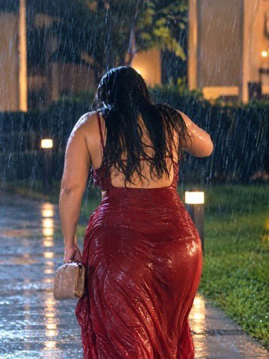 Rakulstan's tweet photo. ₹35 lakhs? Bro I'd put my entire property on the line for Kayadu🤤😩

That base🍑🥵
#kayadulohar https://t.co/gBPL8i3XCd
