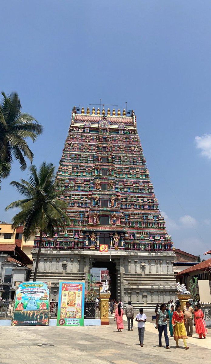 mohith000000's tweet photo. Shringeri temple lo Dining hall chusaka pichi ekkesindhi bayya 🥵🙏 peak maintainance, peak taste, peak everything ❤️ https://t.co/3SS1WXUwz0