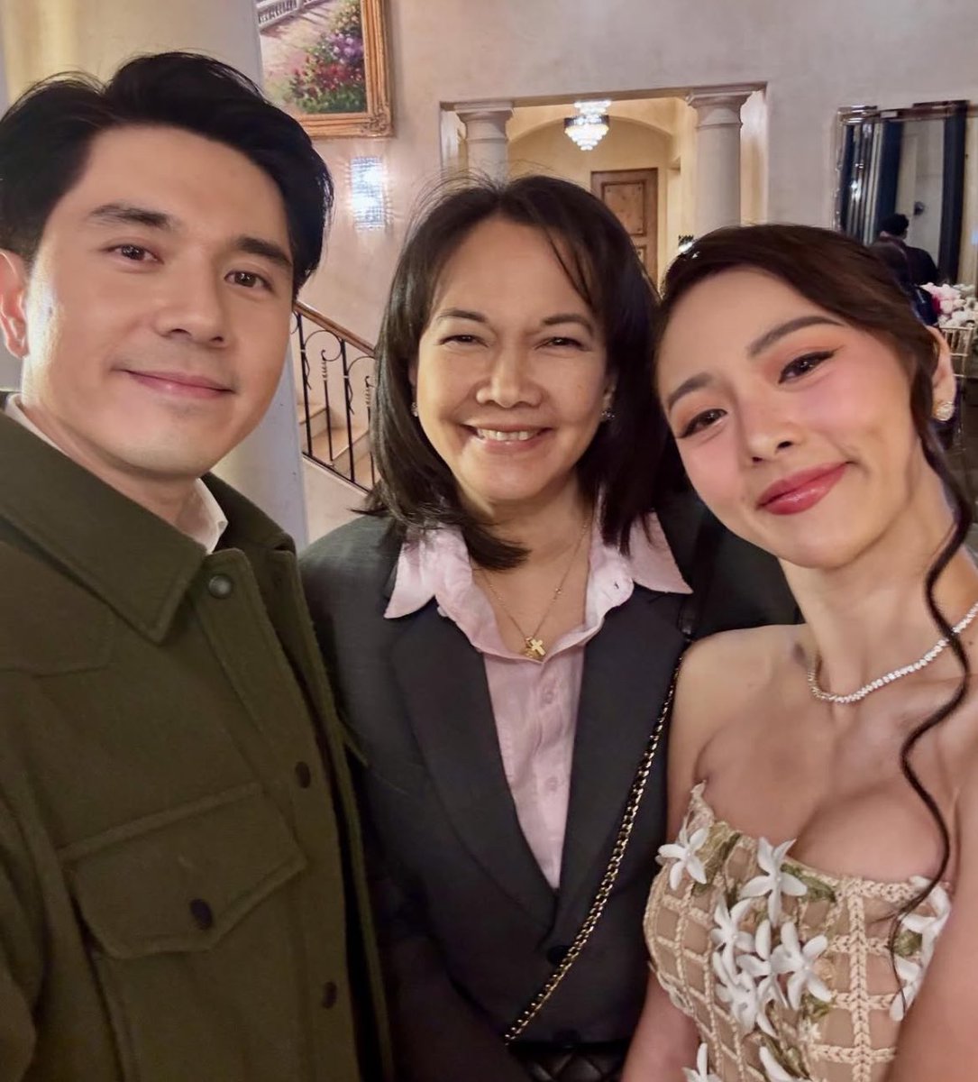 claa1ree's tweet photo. kim chiu and paulo avelino with atty joji🙌

A PERFECT MARRIAGE TEASER
#APerfectMarriageTeaser
#QuantumFilms
#WASDFilms
#MMFF2026
#KimChiu #PauloAvelino https://t.co/PxHl32939L