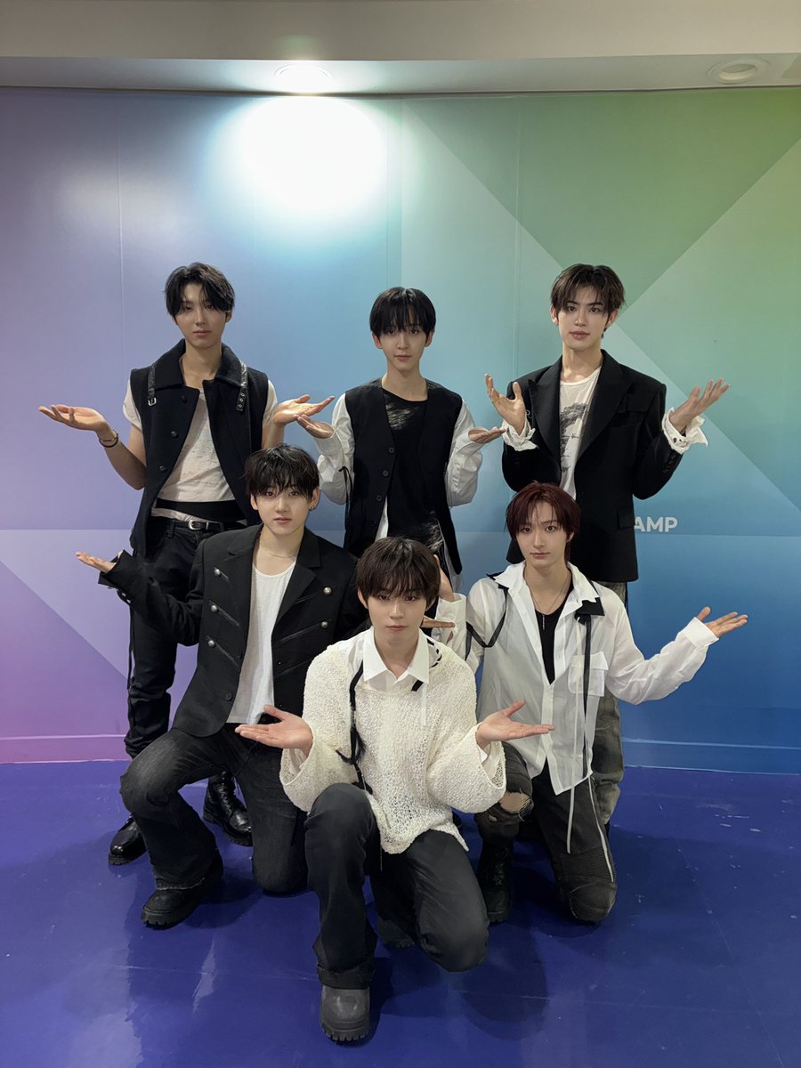 kickflip_jype's tweet photo. 📸ᴋɪᴄᴋᴋɪᴄᴋᴅᴀʏ

261014
MBC M 쇼!챔피언

#KickFlip #킥플립
#KICKOFFTHEWALL_Pt1 https://t.co/AuOGaOLhOu