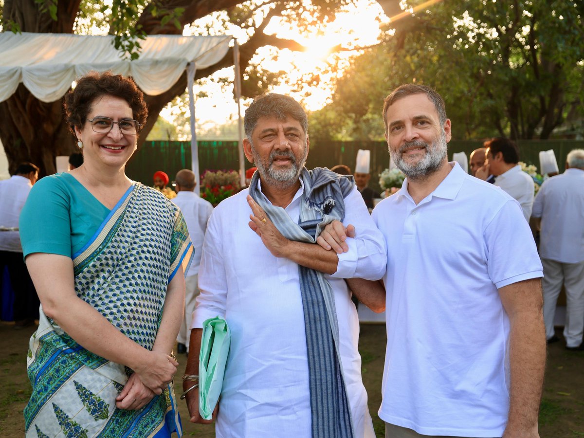 CommonBS786OM's tweet photo. The attempt to turn a few visuals of CM DK Shivakumar into a political controversy ignores the bigger picture. 🚨

DK Shivakumar is walking shoulder to shoulder with Rahul Gandhi in a march focused on protecting voting rights and democratic values. 

A few seconds of selective footage cannot define the entire moment.

Look beyond the clips. Understand the context. 

Don't let political narratives overshadow the bigger cause.