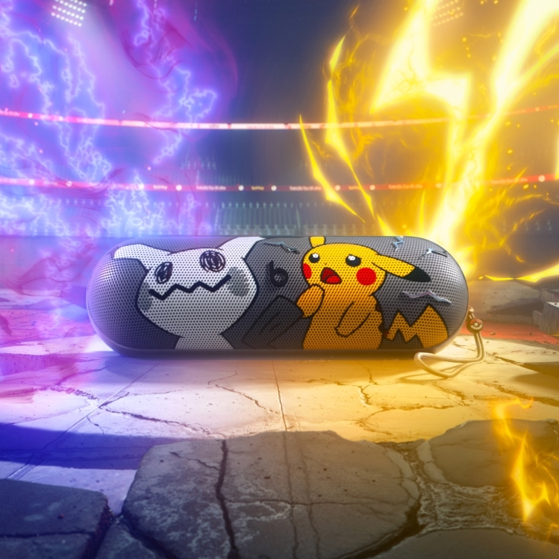 denfaminicogame's tweet photo. 『ポケモン』“ピカチュウ”と“ミミッキュ”のBluetoothスピーカーが海外向けに登場。ちょっぴり不安そうな表情のピカチュウがいとおしい
https://t.co/tuYp5YCeI1

「Beats」とのコラボで、最大24時間駆動のバッテリーと防塵・防水性能を搭載。ストラップにはモンスターボールのチャーム��き https://t.co/FPS1XG23GS