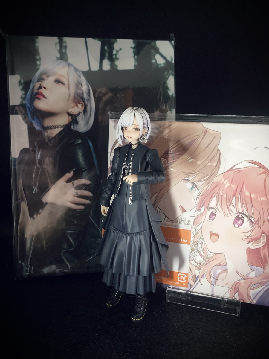 w373kagamichan's tweet photo. 不完全で歪んでても
ありがとう、ごめんね、おかえりって
言いたい相手がいる
その人がいることで自分の存在が確かなものに
まるで奇跡のような…
ReoNa 12thシングル Amore #生け姫 ver. 本体が完成です
ここにいたいって思える君と出会えた
また君に会いたいね
#ReoNa
#推し造形部  
もう消えそうだ https://t.co/zh6LFomiog