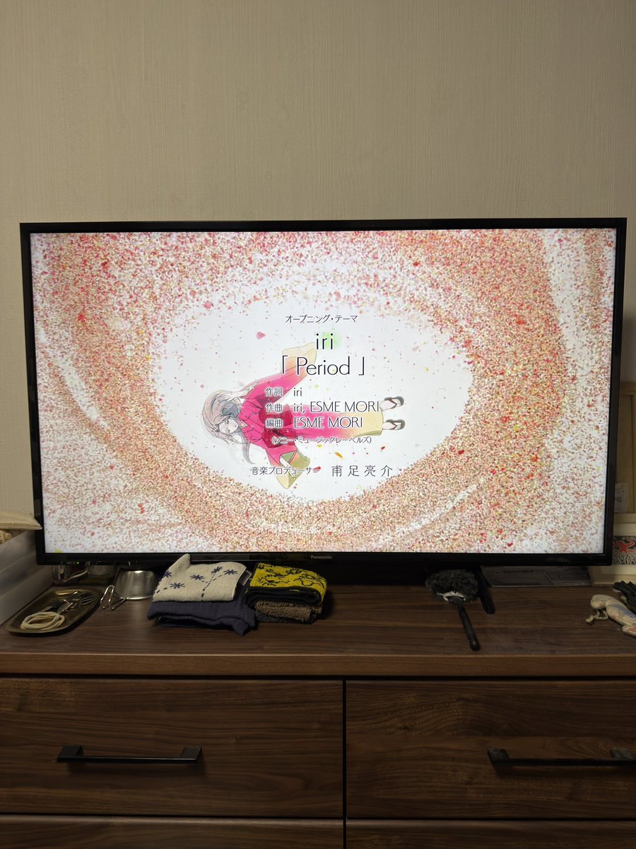 shu_sora33's tweet photo. iriのPeriodがどんな映像と流れるのか興味あって見たんだけど良いね♪
アニメも面白いかも！見続けよぉ〜。
待ちきれずに漫画読んじゃうかも…。
それよりも来週のライブが楽しみ！！
#iri
#ホタルの嫁入り https://t.co/6KWNQMJmbo