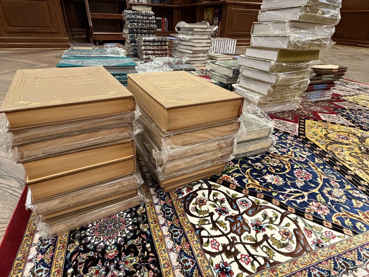 Ra_ed's tweet photo. #جديد_المكتبة: 
تعال رتًب 😫 وعدل الأرفف وشيل وحط. 
هذه الفقرة البائسة من أي جديد يضاف للمكتبة https://t.co/cQFfGlBLdI