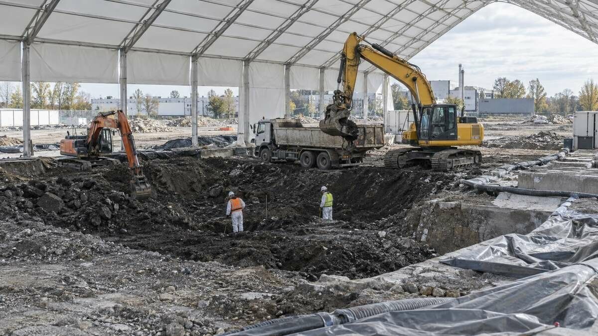 Batinfo_com's tweet photo. À Dammarie-les-Lys, Rio Tinto achève la dépollution de l’ancienne friche Affimet https://t.co/zjzKfleEAX #Dépollution #Friche #Industrie #Reconversion #Déchets #Foncier #Aluminium https://t.co/xBesXXlv4D