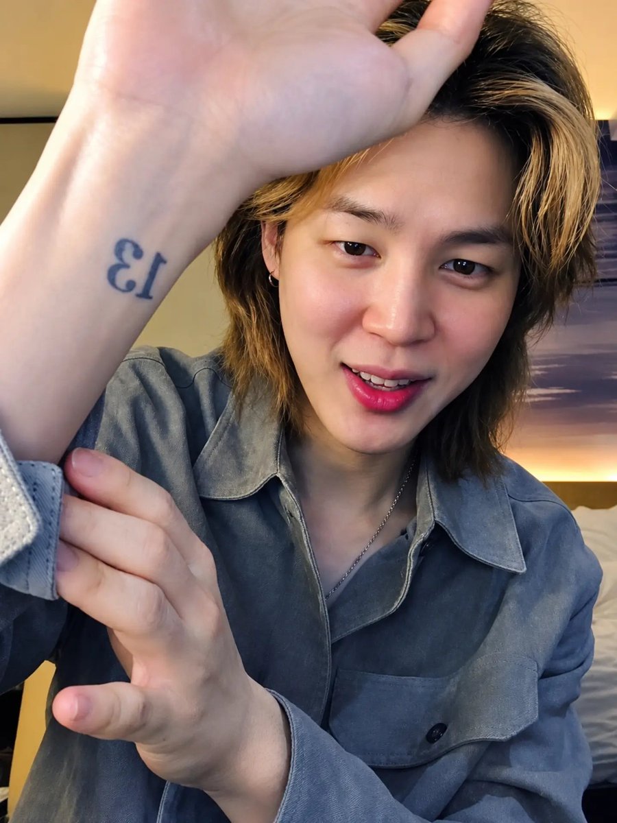 JIMIN_bts_02's tweet photo. 13 is a great number 🍀 https://t.co/jHZtgVJrcw