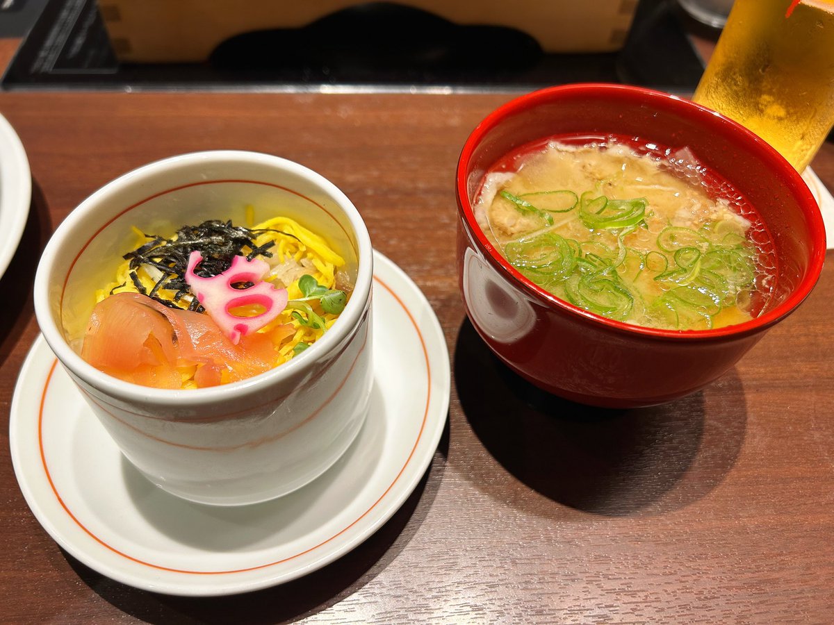 rocomokon's tweet photo. ひとりしゃ��しゃぶ
黒豚料理おいしかった🍺 https://t.co/broqJbwHy3