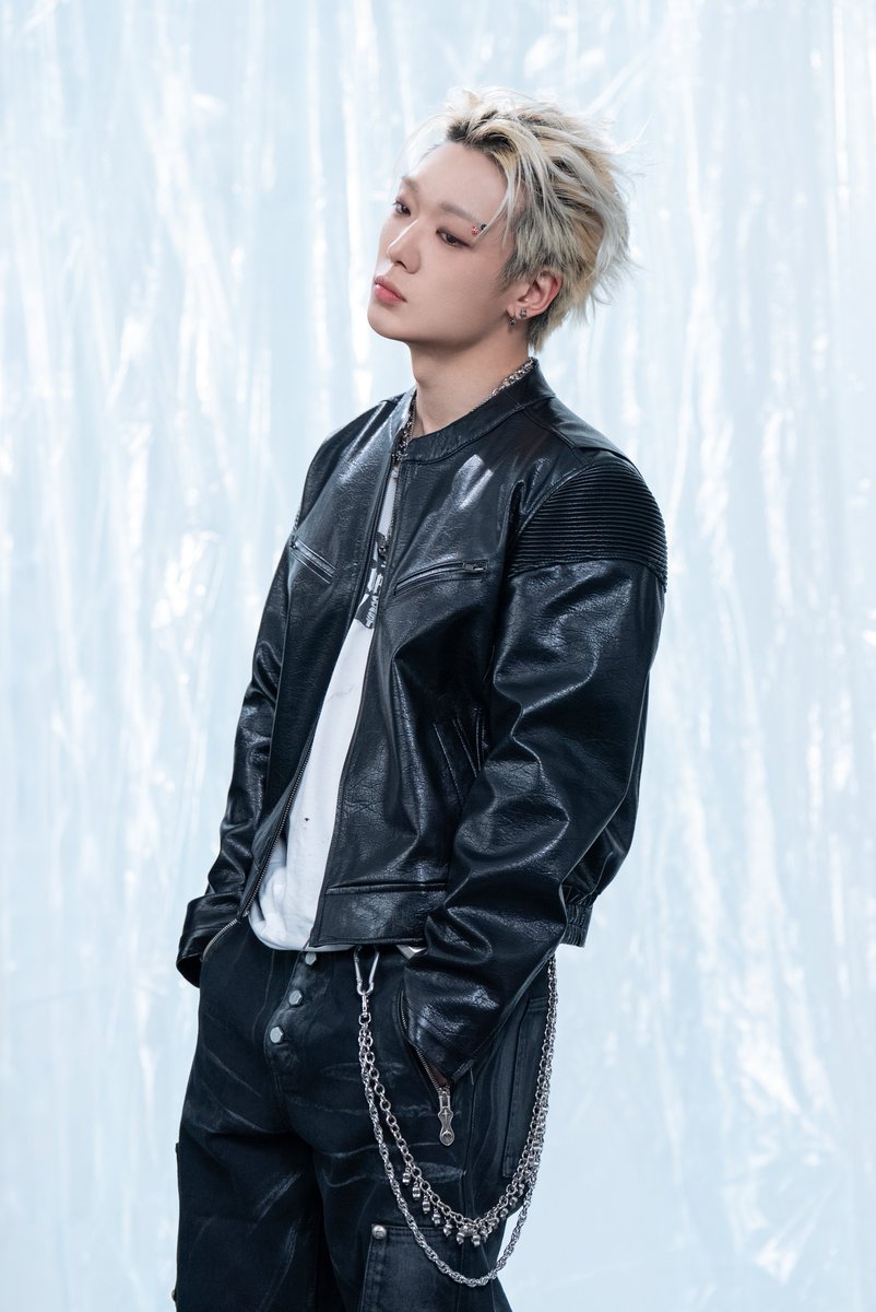 KJWworldwide's tweet photo. iKON FOUREVER TOUR VCR BEHIND CUT

#BOBBY #바비 #バビ #iKON #아이콘 @bobbyranika https://t.co/Dry7Up0Aeg