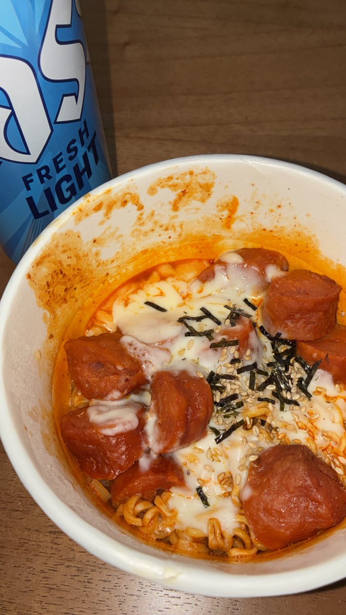 tokisop's tweet photo. 불닭에 불닭햄 두개 추가 치즈 추가 https://t.co/guYpY0z9en