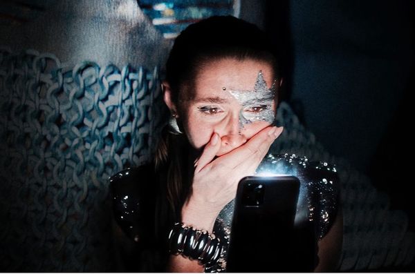 Filmaffinity's tweet photo. Una joven "influencer" sufre a un acosador virtual en "The Influencer Project", cinta de terror en formato de metraje encontrado que, a juzgar por las críticas, no aprovecha demasiado su propuesta. Podéis consultarla aquí:
https://t.co/6PvVPRnp24
#TheInfluencerProject https://t.co/4rXgSS2Iv8