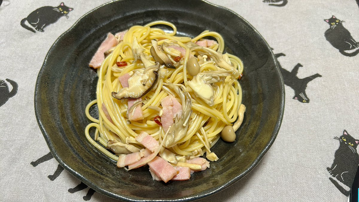 knd_hnt's tweet photo. 今日の夕飯！！！
ちゃんと作ったの偉い！！！！！
(セルフ褒め) https://t.co/zWghA5WtsX