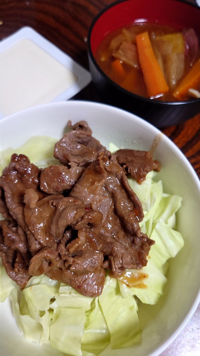 soboroyshr's tweet photo. 焼肉ドンと豚汁！ https://t.co/FTUcS0PVPn