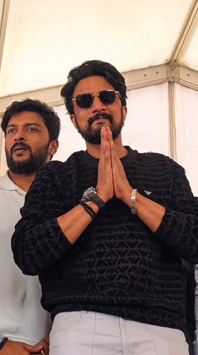 BKKSSS1's tweet photo. The Boss. The Swag. The Aura. ❤️‍🔥

Kiccha Sudeep is all set to light up Chitradurga! 💥

One Boss. One Legacy. Millions of Hearts. 👑❤️‍🔥

@KicchaSudeep

#KicchaSudeep #KicchaUniverse #Chitradurga #KicchaBoss #Karnataka https://t.co/kyhh860k9E