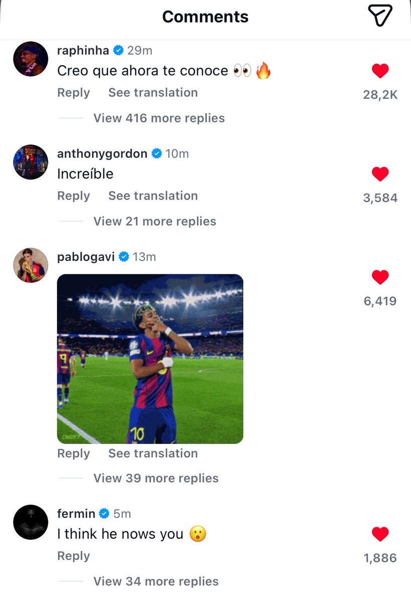 louiology's tweet photo. not a single serious person in my club i’m crying https://t.co/emuq0ginAU