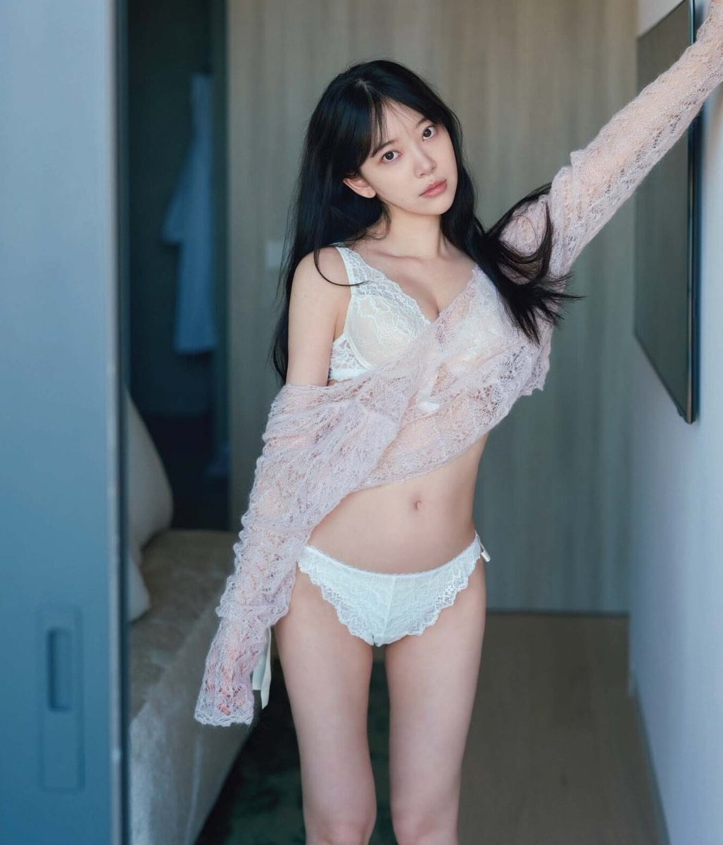 024746a's tweet photo. #堀未央奈 
#グラビア
写真集、想像の100倍エッロすぎた、、、
我慢汁止まらない💕
見たい方DMください https://t.co/I2Ki8pnz27