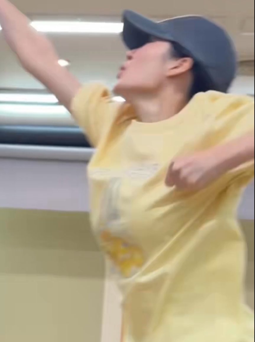 bishopbeloved's tweet photo. when your gen z gf makes to record silly tiktoks and u had no choice but agree because u’re a simp for her  https://t.co/aZiy3MfUgw