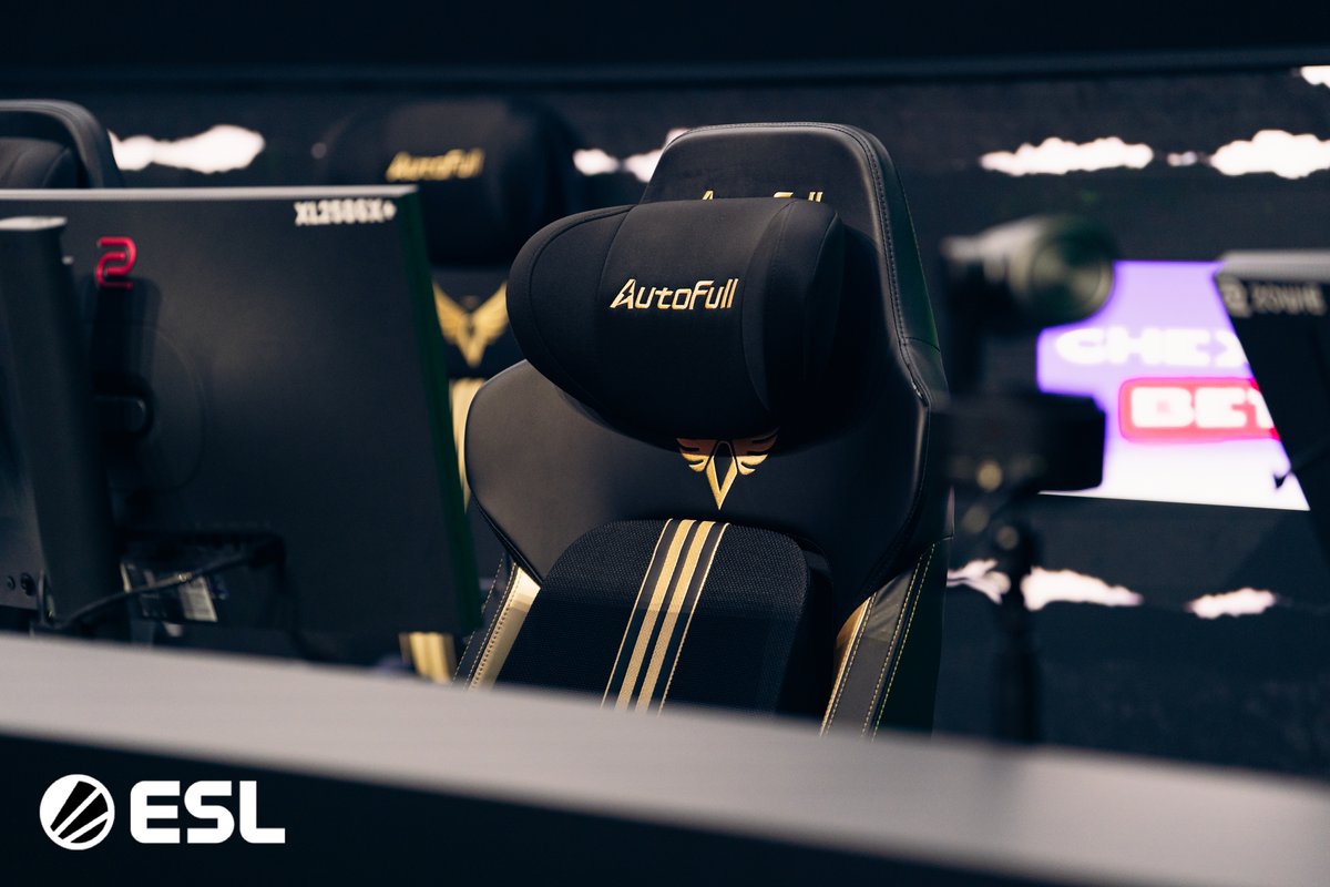 ESLCS's tweet photo. #ESLProLeague Katowice was won sitting on the #autofullM6!

The official chair of the #ESLProTour!

@AutoFullGlobal❤️ https://t.co/NjUlvjFq32