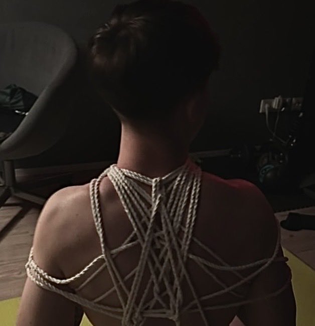 PurpleKnox's tweet photo. Is that how you want to see me? 👀🪢🎀 https://t.co/nmxhU0U4MX