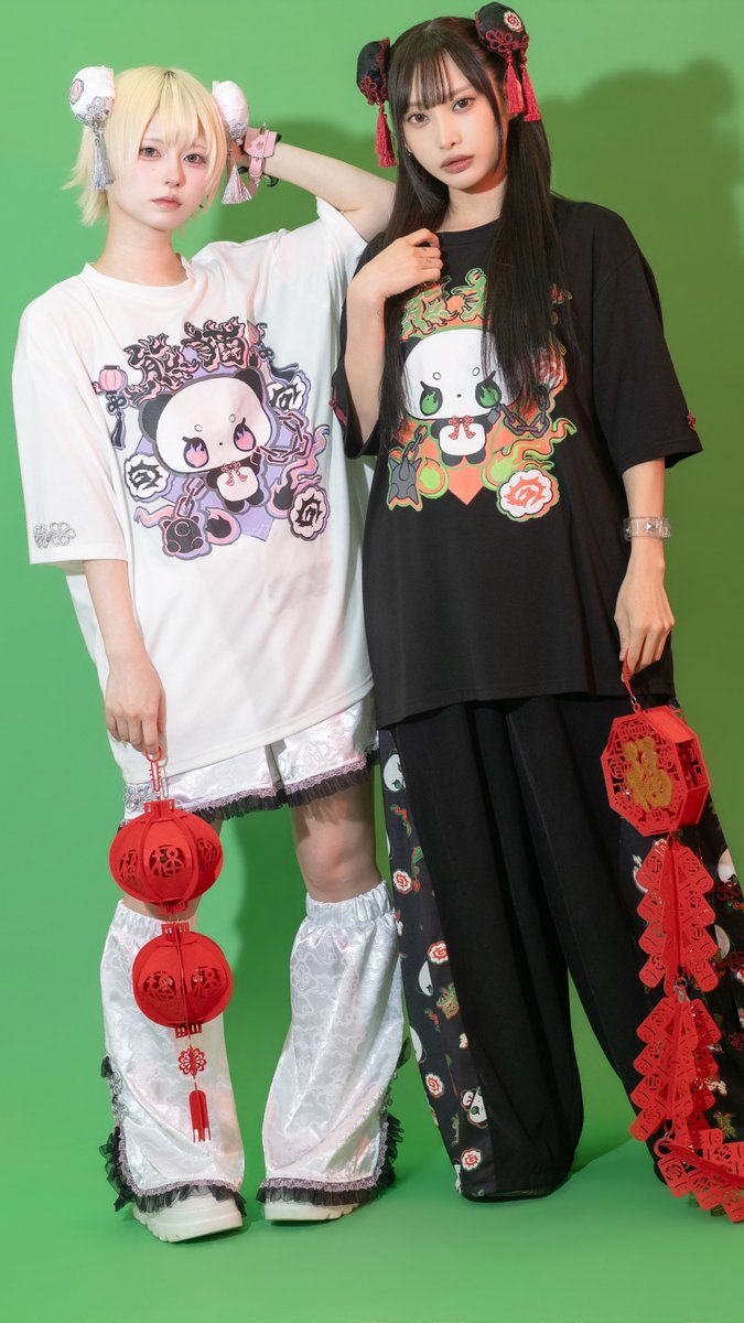 acdcrag's tweet photo. 💥❤️‍🔥 次の新作、準備はできてる?! ❤️‍🔥💥

今回の新作は、今まで以上にパンダフル! 🐼✨
中華風のモチーフやデザインを取り入れた「メラメラ パンダ 」コレクション
カラーはキュートな2色展開！🤍🩷 × 🖤❤️

🍥両店舗🍥とオンラインも販売中!

ぜひチェックしてね!! https://t.co/ppwJDVPqX1