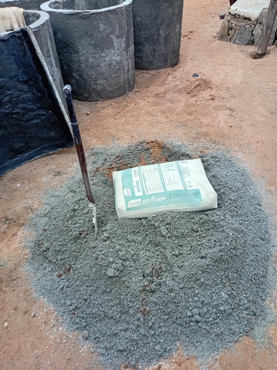 Chapo03538172's tweet photo. Goddddd, it's not even funny anymore. Cos how tf am i supposed to do this kind of hard labour just to earn 4k at the end of the day💔😭 
And this this second bag this morning 😭😭 https://t.co/4R4FOGuMIz