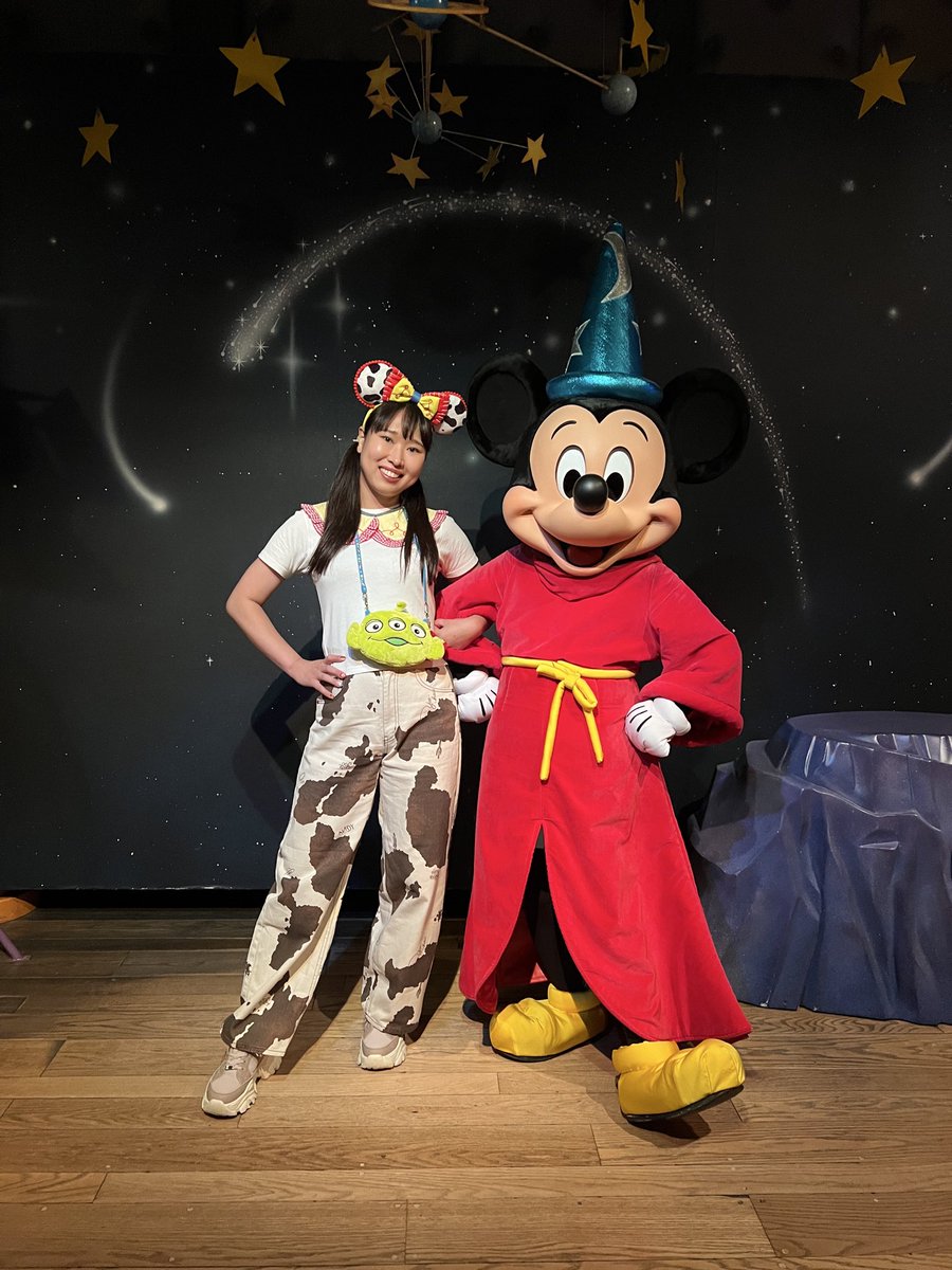 nossan0521's tweet photo. #ハロウィン の時期にどうしても行きたくて１人で #ディズニーランド に行ってきました🎃初めて始発で #ランド に行ったかも🚃ハロウィンパレードのDPAもGETできたから地蔵せずにのんびり楽しめました🤭夜は別の予定があるから17:30にはランドを出発💨やりたかった事全部できて大満足♪ https://t.co/YaBXqOrv7y