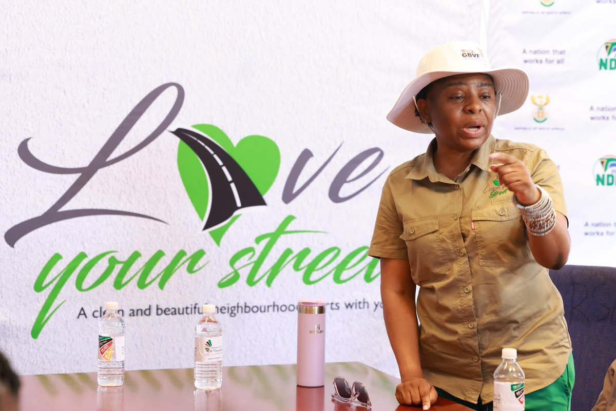 PresidencyZA's tweet photo. #LoveYourStreet | Minister in The Presidency, @Khu_Ntshavheni, has arrived in Thembisa, Ekurhuleni, where she is receiving a briefing ahead of the commencement of the day’s Love Your Street service delivery campaign. The briefing outlines the programme’s key activities and the way forward for the day’s cleaning operations.

Launched by the Presidency and the Government Communication and Information System (GCIS), the campaign mobilises communities, municipalities, Government departments and civil society to work together to keep neighbourhoods clean, promote environmental responsibility and strengthen community participation in service delivery.

#GovZaUpdates 🇿🇦